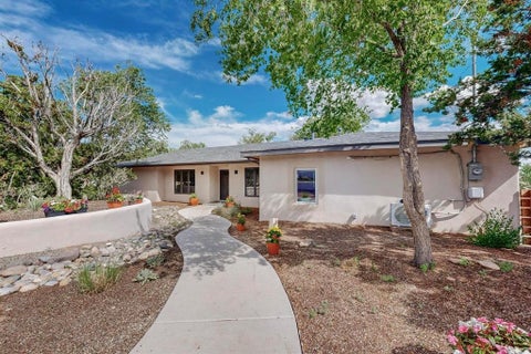 Homes For Sale - 2200 W Alameda St<br/> Santa Fe, NM 87501