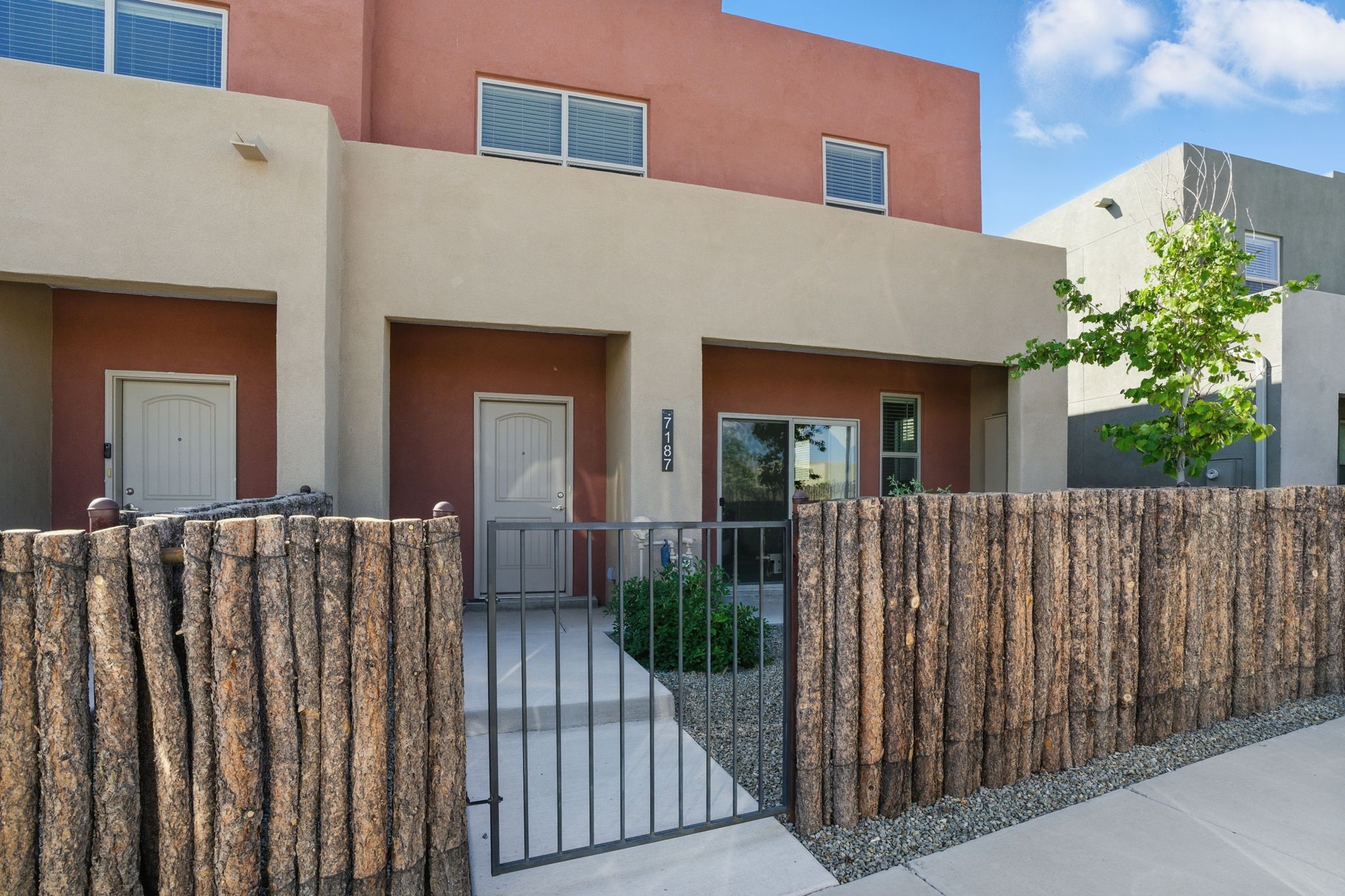 Santa Fe, New Mexico 87507, United States, 4 Bedrooms Bedrooms, ,3 BathroomsBathrooms,Residential,Active,148293