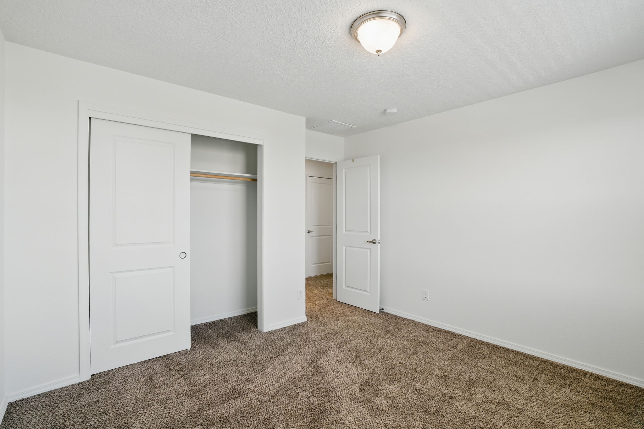 Santa Fe, New Mexico 87507, United States, 4 Bedrooms Bedrooms, ,3 BathroomsBathrooms,Residential,Active,148293