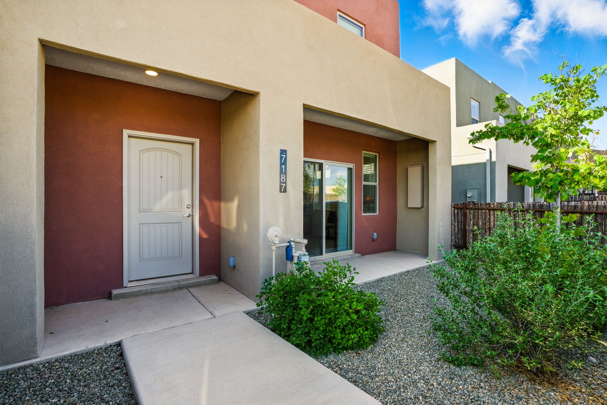 Santa Fe, New Mexico 87507, United States, 4 Bedrooms Bedrooms, ,3 BathroomsBathrooms,Residential,Active,148293