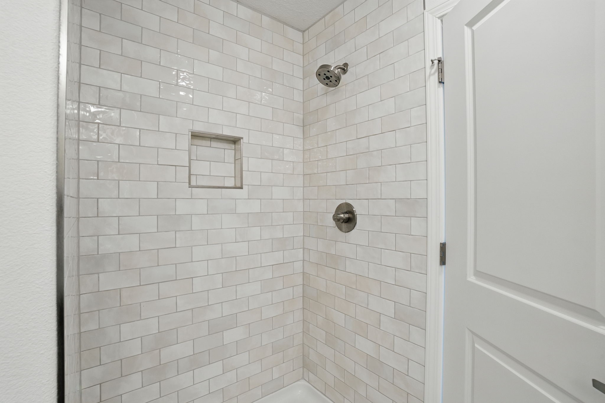 Santa Fe, New Mexico 87507, United States, 4 Bedrooms Bedrooms, ,3 BathroomsBathrooms,Residential,Active,148293