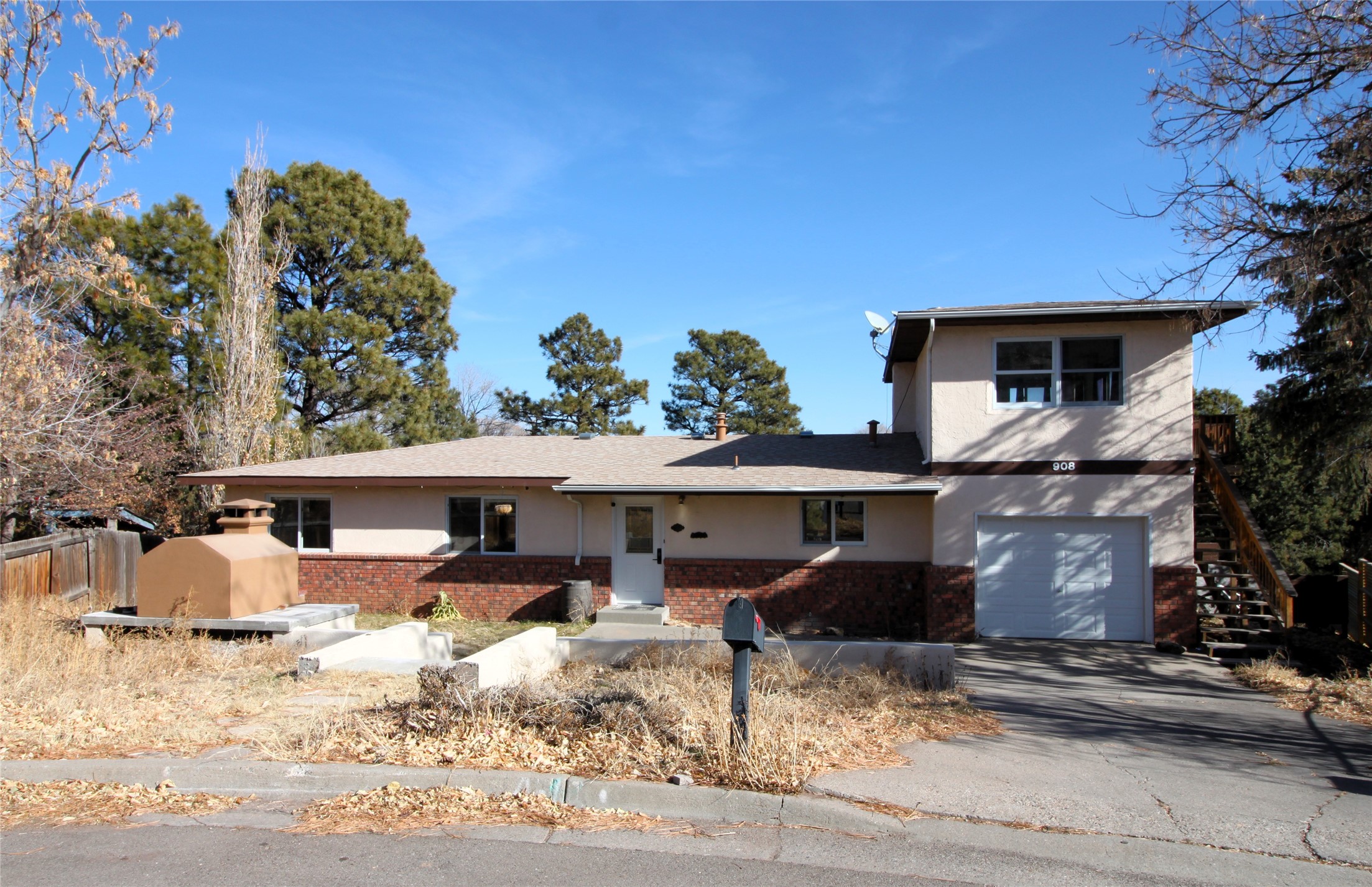 908 Capulin Road, Los Alamos, New Mexico image 1