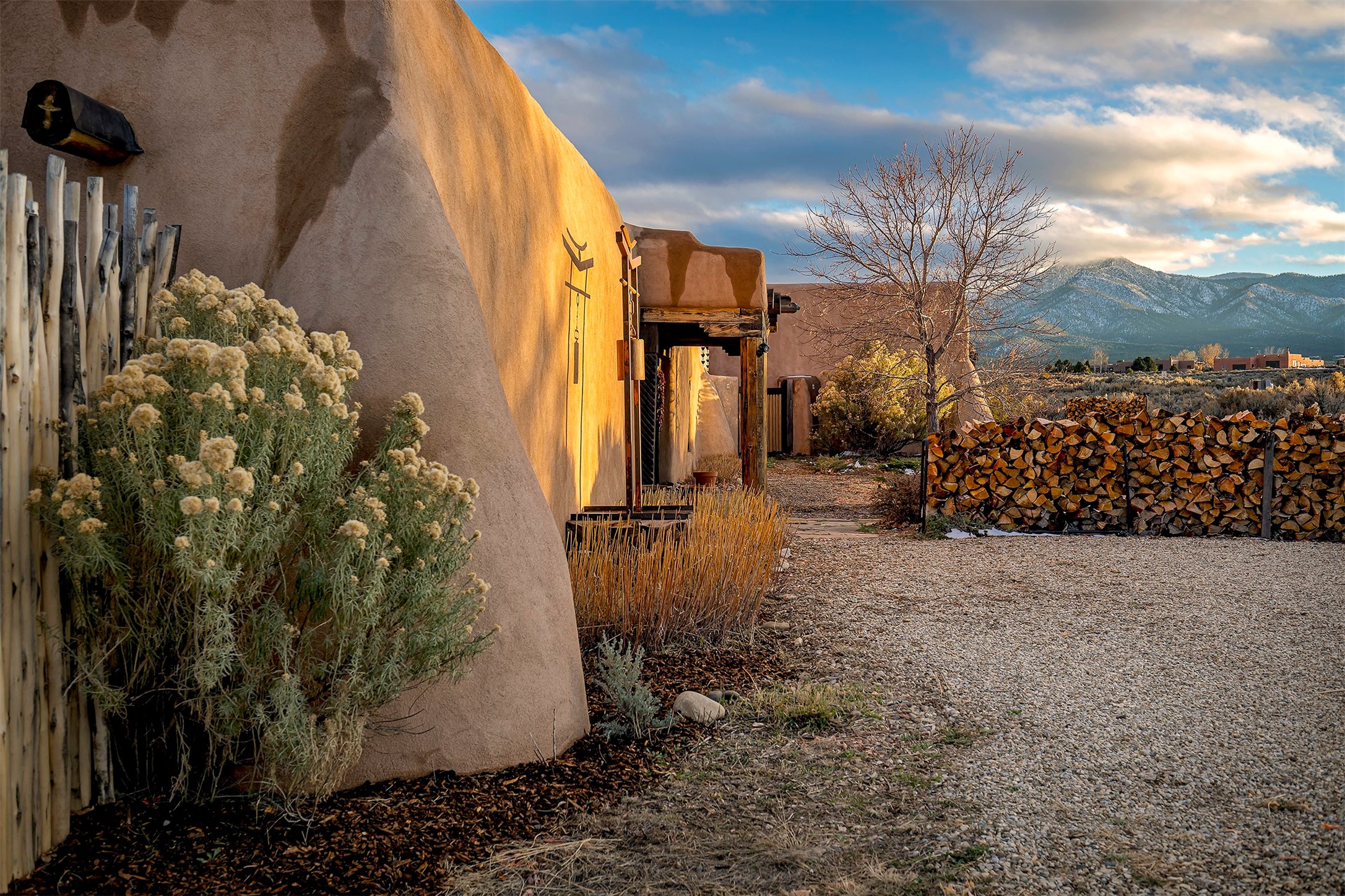 43 Vista Linda Rd, Ranchos de Taos, New Mexico image 2