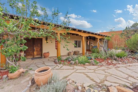 Tiny photo for 60 Bonanza Trail, Santa Fe, NM 87508 (MLS # 202602513)