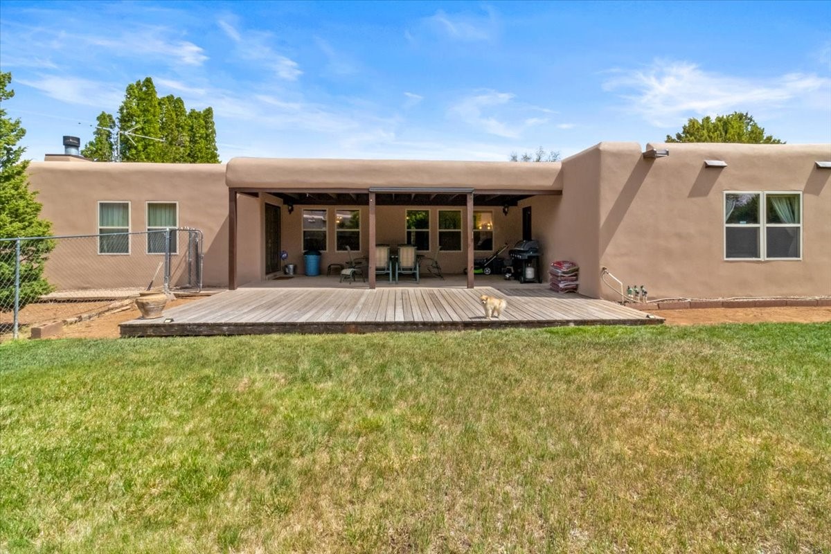 Santa Fe, New Mexico 87505, United States, 4 Bedrooms Bedrooms, ,3 BathroomsBathrooms,Residential,Pending,57444