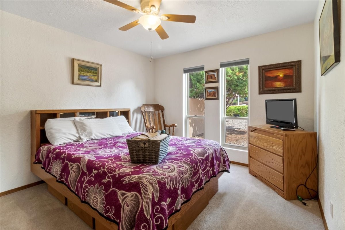 Santa Fe, New Mexico 87505, United States, 4 Bedrooms Bedrooms, ,3 BathroomsBathrooms,Residential,Pending,57444