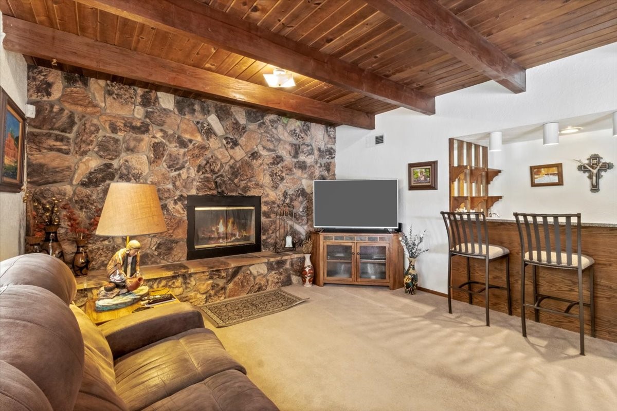 Santa Fe, New Mexico 87505, United States, 4 Bedrooms Bedrooms, ,3 BathroomsBathrooms,Residential,Pending,57444