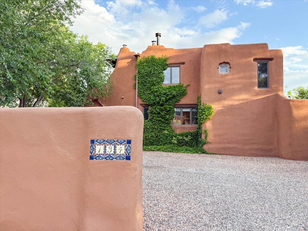 134 Houghton St #A, Santa Fe, New Mexico image 2