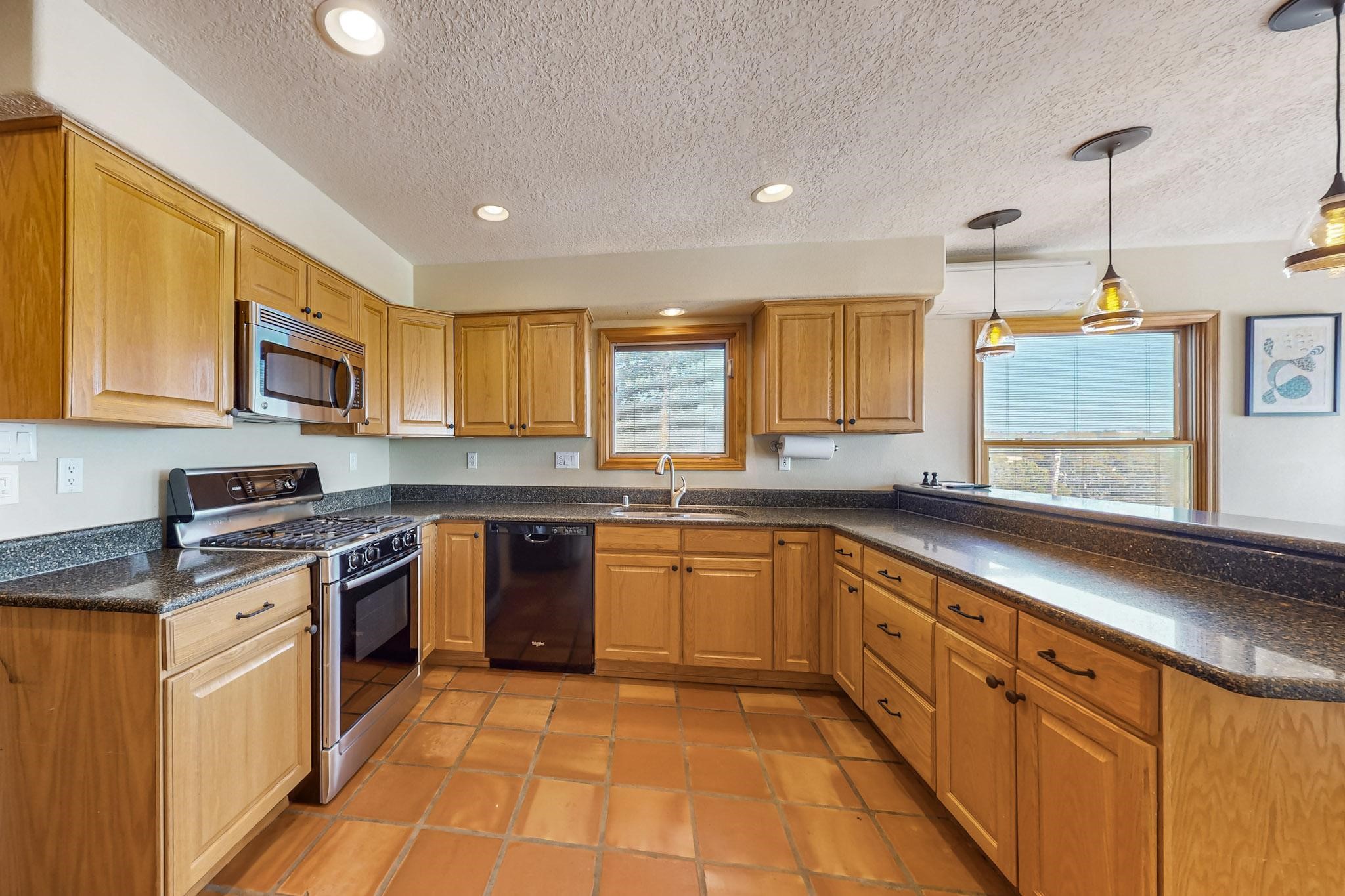 9 Herrada Court, Santa Fe, New Mexico image 20