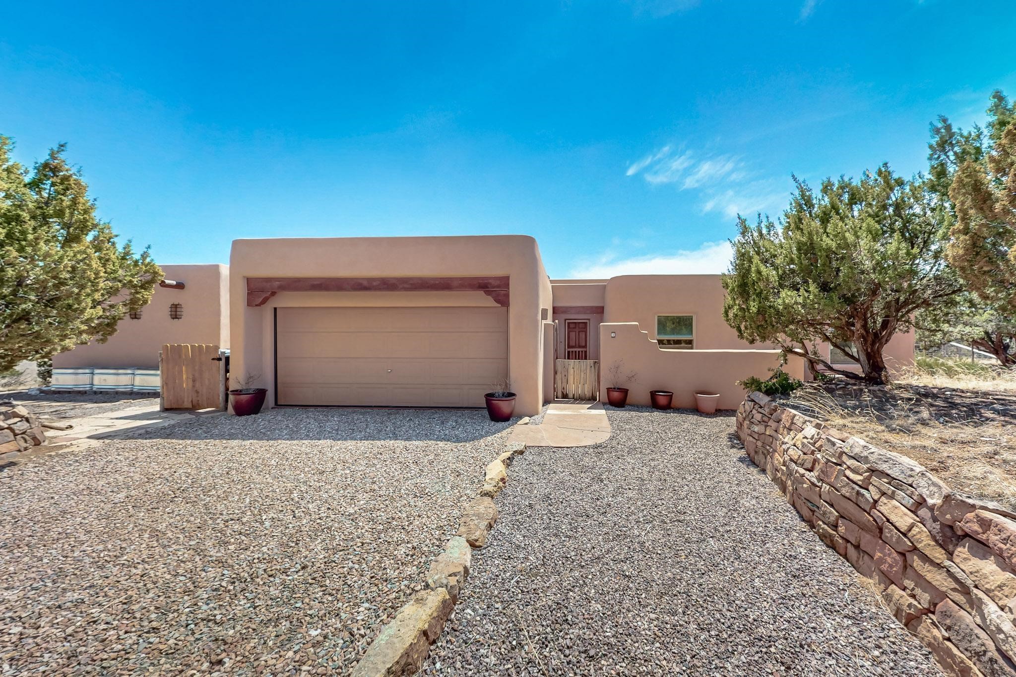 9 Herrada Court, Santa Fe, New Mexico image 4