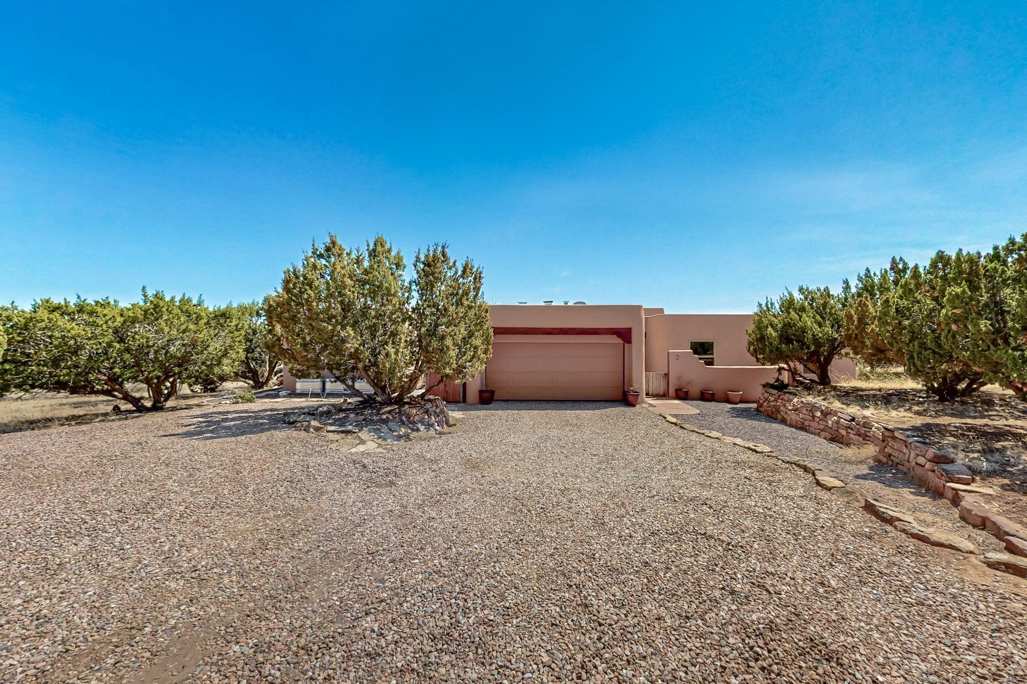 9 Herrada Court, Santa Fe, New Mexico image 2