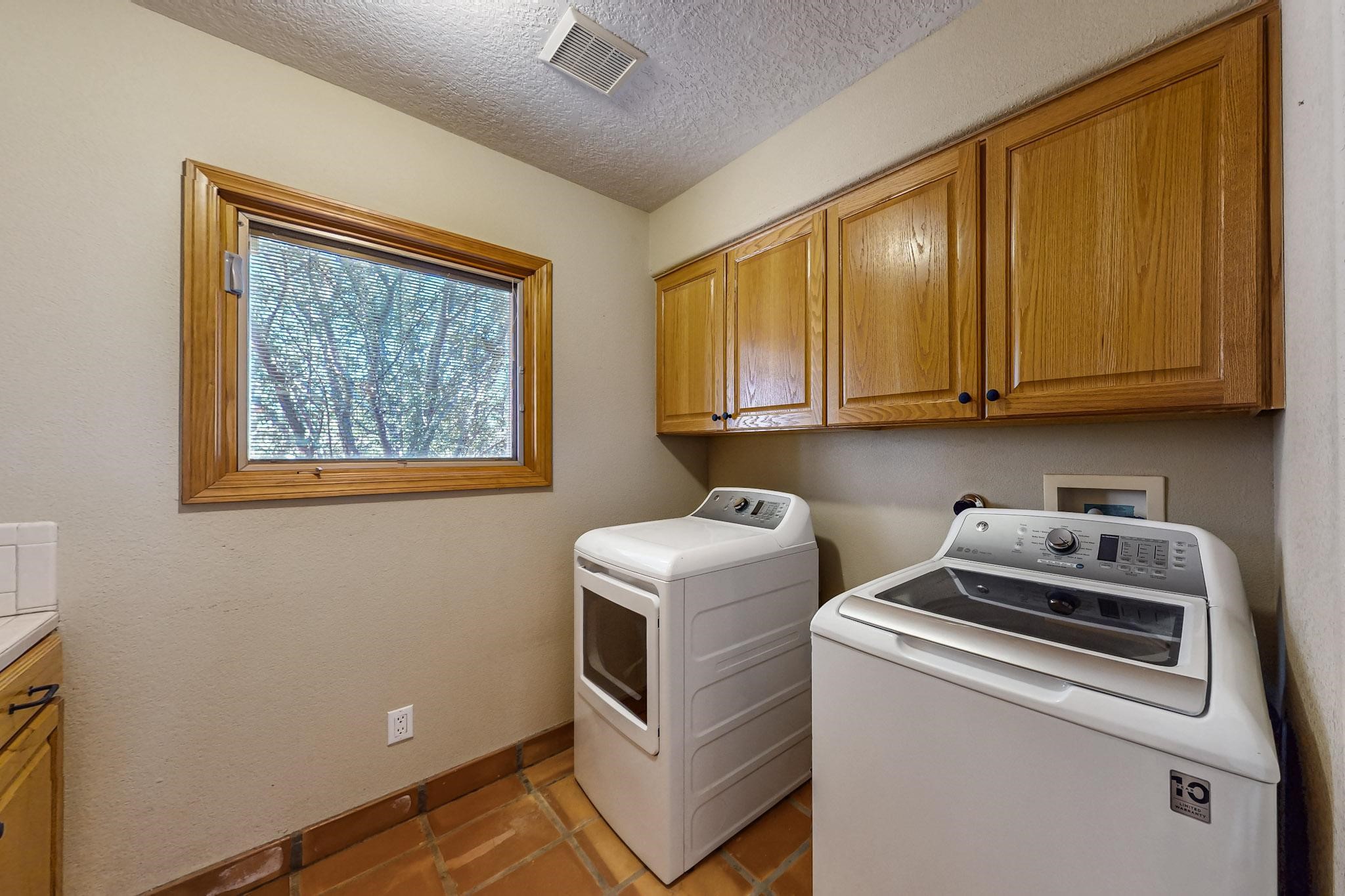 9 Herrada Court, Santa Fe, New Mexico image 34