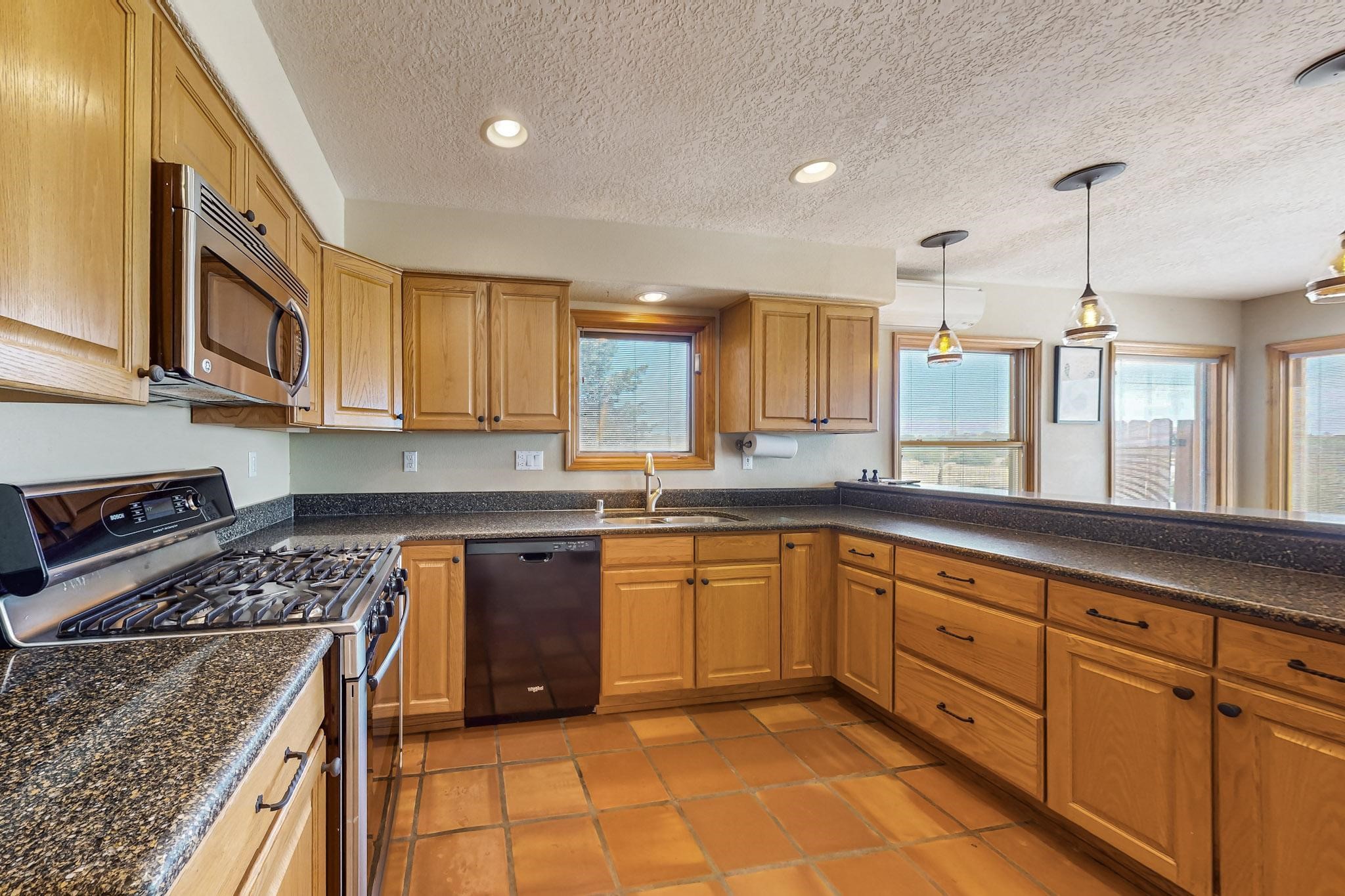 9 Herrada Court, Santa Fe, New Mexico image 15