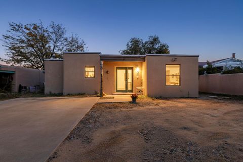 Homes For Sale - 1201 Morning Dr<br/> Santa Fe County, Santa Fe, NM 87507