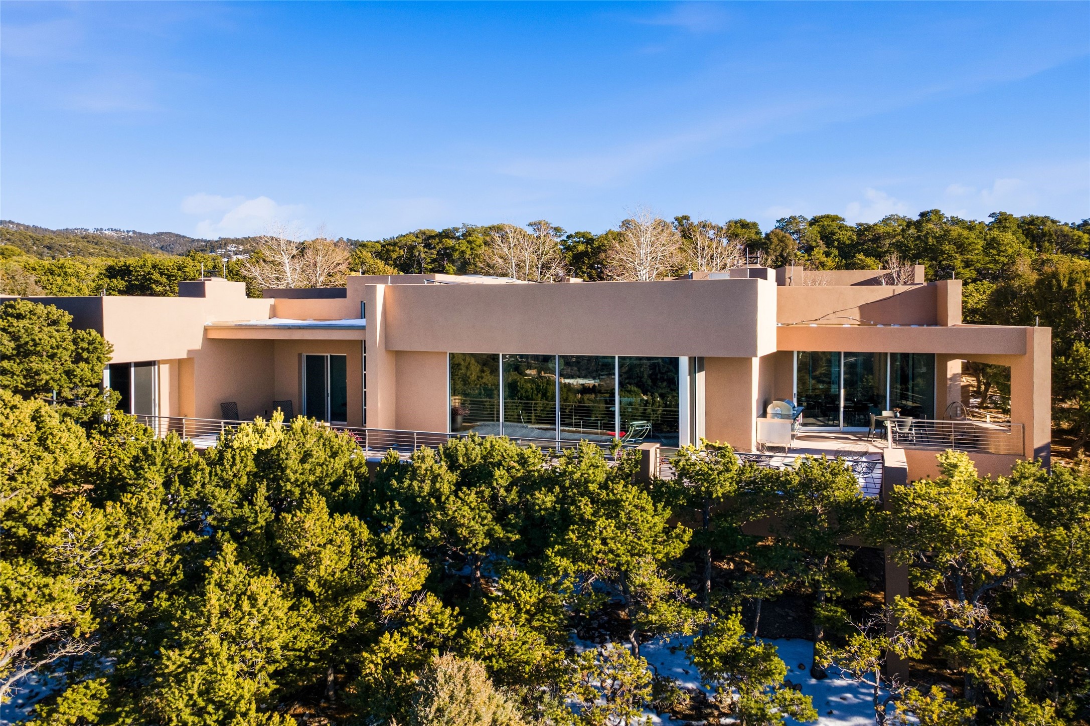 1135 S Summit Drive