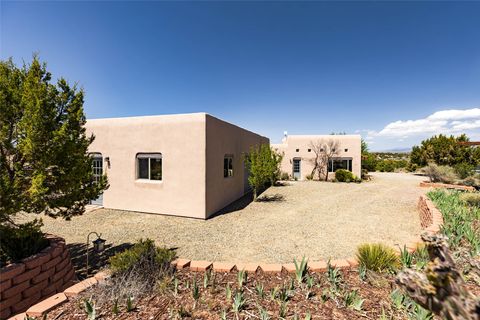 Tiny photo for 82 Cielo De Oro, Santa Fe, NM 87508 (MLS # 202601631)