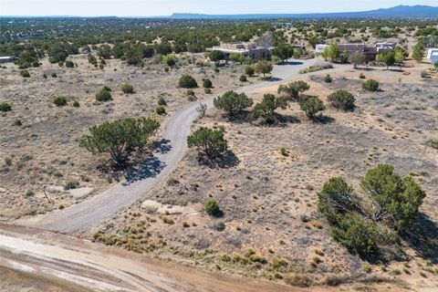 Tiny photo for 82 Cielo De Oro, Santa Fe, NM 87508 (MLS # 202601631)