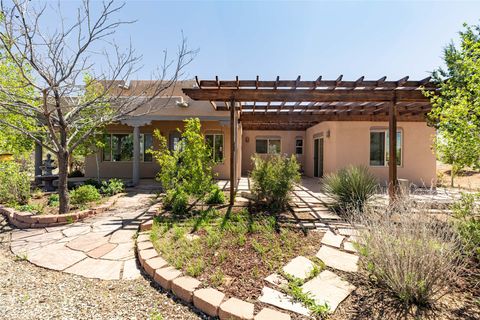 Tiny photo for 82 Cielo De Oro, Santa Fe, NM 87508 (MLS # 202601631)