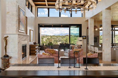 8 Camino Villenos Santa Fe NM 87506