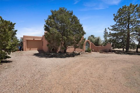 Photo of 4 Demas Road, Santa Fe, NM 87508 (MLS # 202601896)