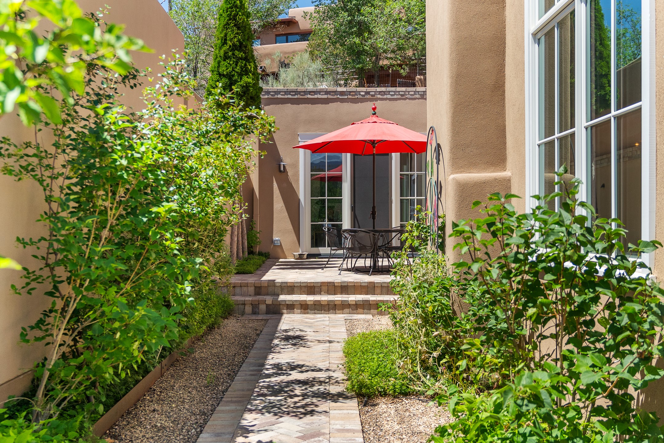 Santa Fe, New Mexico 87501, United States, 2 Bedrooms Bedrooms, ,2 BathroomsBathrooms,Residential,Pending,52220