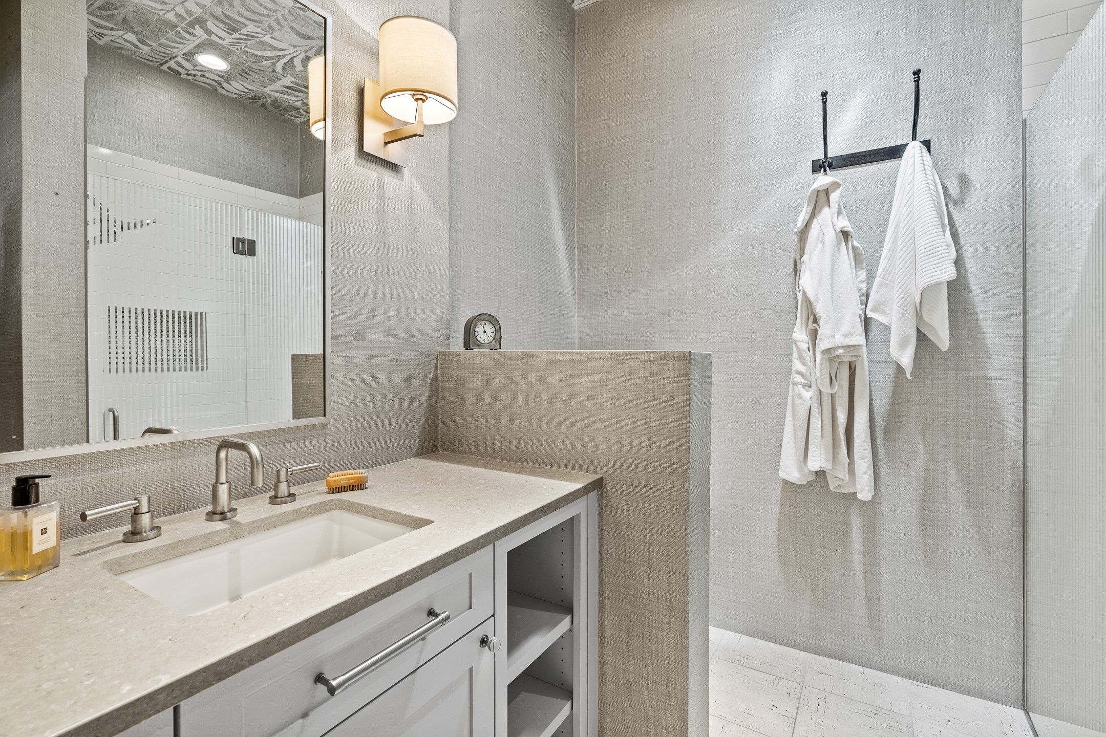 Santa Fe, New Mexico 87501, United States, 2 Bedrooms Bedrooms, ,2 BathroomsBathrooms,Residential,Pending,52220