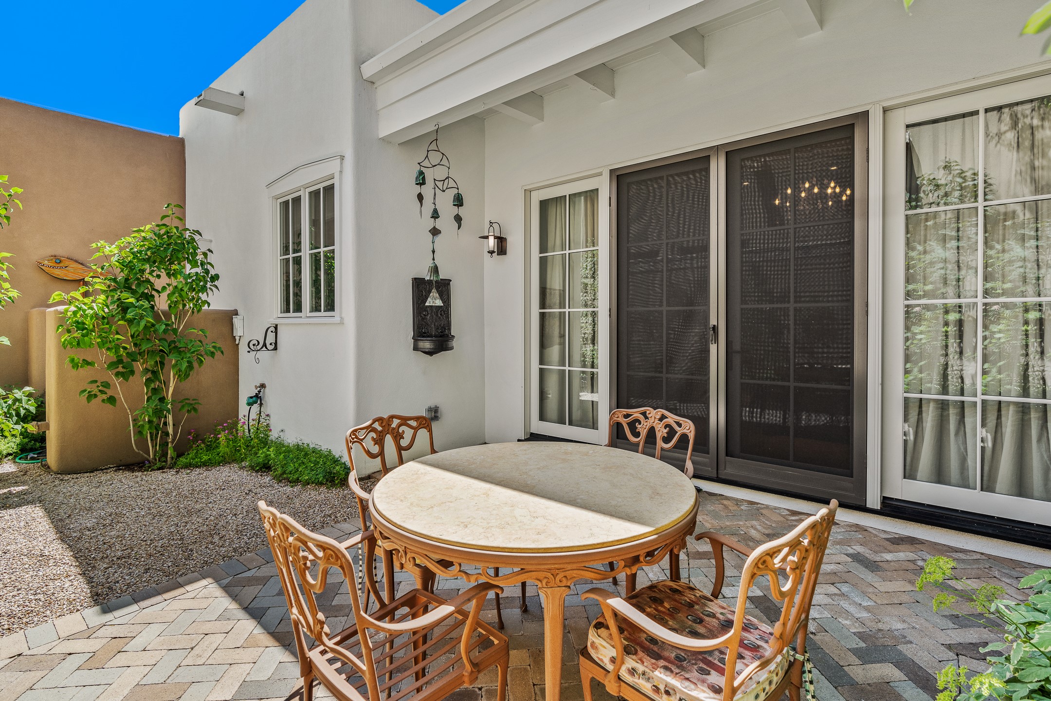 Santa Fe, New Mexico 87501, United States, 2 Bedrooms Bedrooms, ,2 BathroomsBathrooms,Residential,Pending,52220