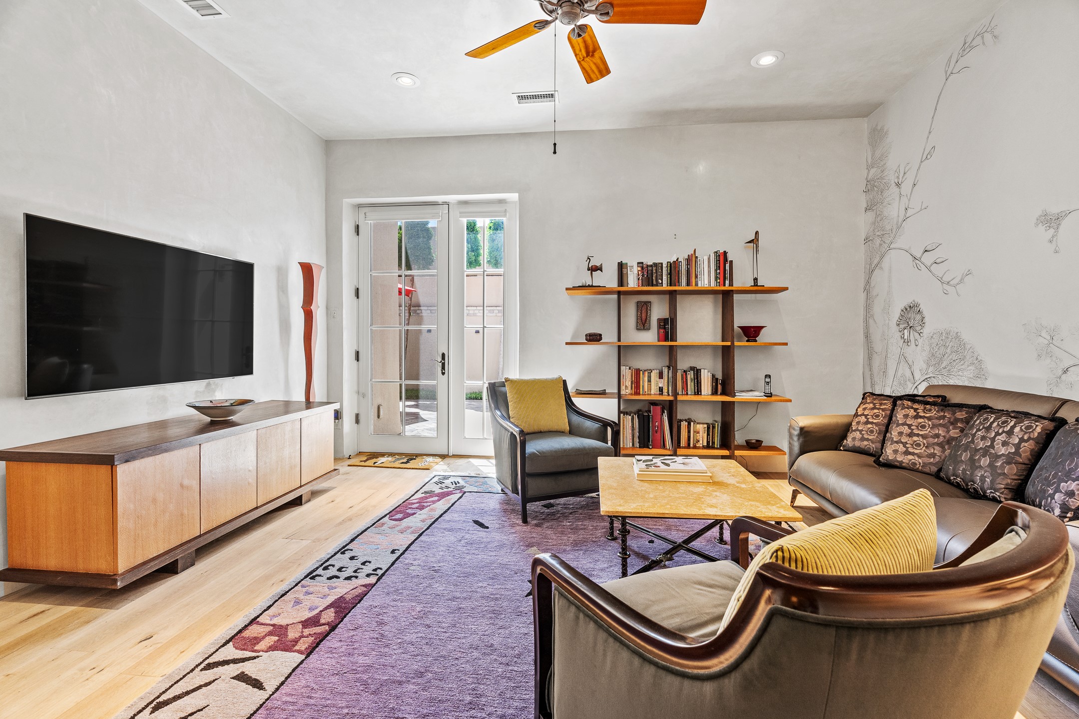 Santa Fe, New Mexico 87501, United States, 2 Bedrooms Bedrooms, ,2 BathroomsBathrooms,Residential,Pending,52220