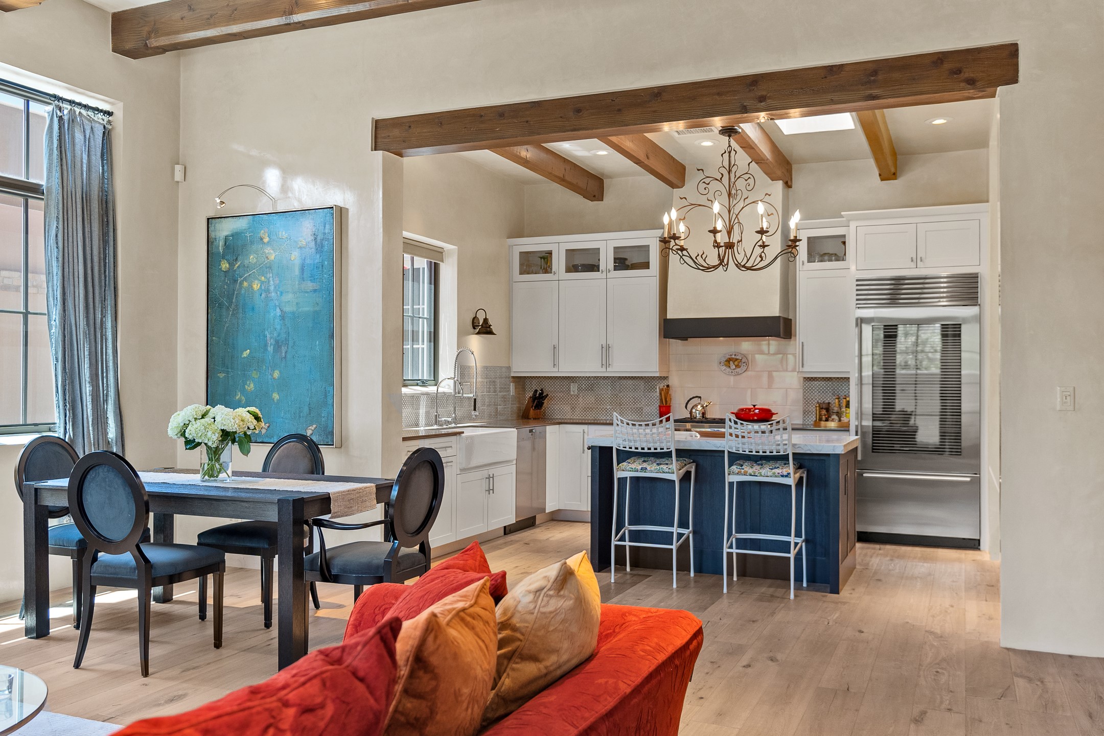 Santa Fe, New Mexico 87501, United States, 2 Bedrooms Bedrooms, ,2 BathroomsBathrooms,Residential,Pending,52220