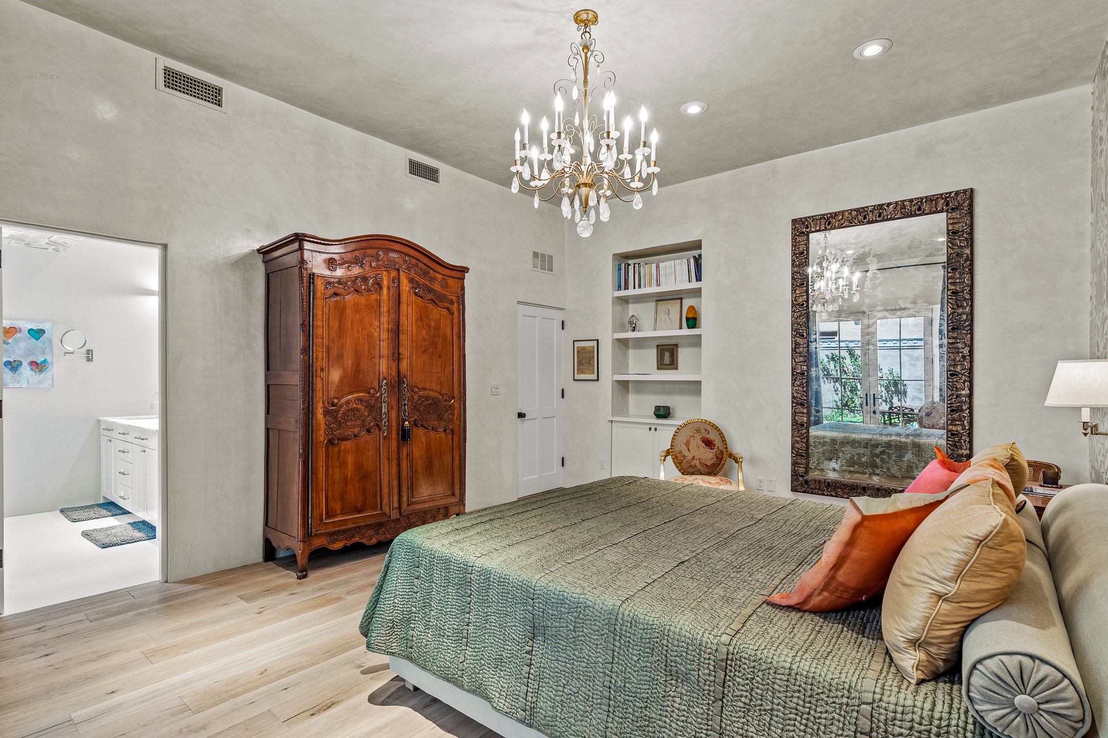 Santa Fe, New Mexico 87501, United States, 2 Bedrooms Bedrooms, ,2 BathroomsBathrooms,Residential,Pending,52220