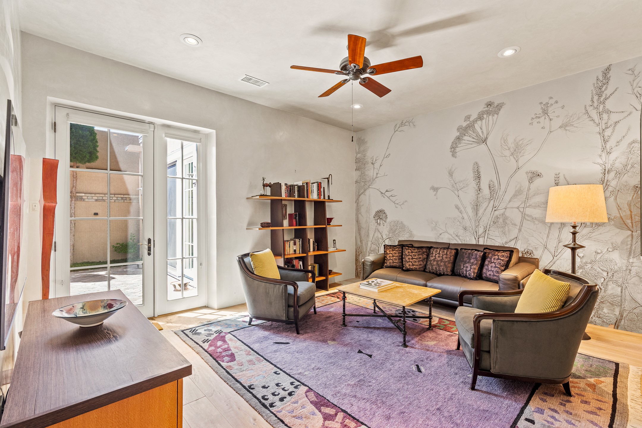 Santa Fe, New Mexico 87501, United States, 2 Bedrooms Bedrooms, ,2 BathroomsBathrooms,Residential,Pending,52220