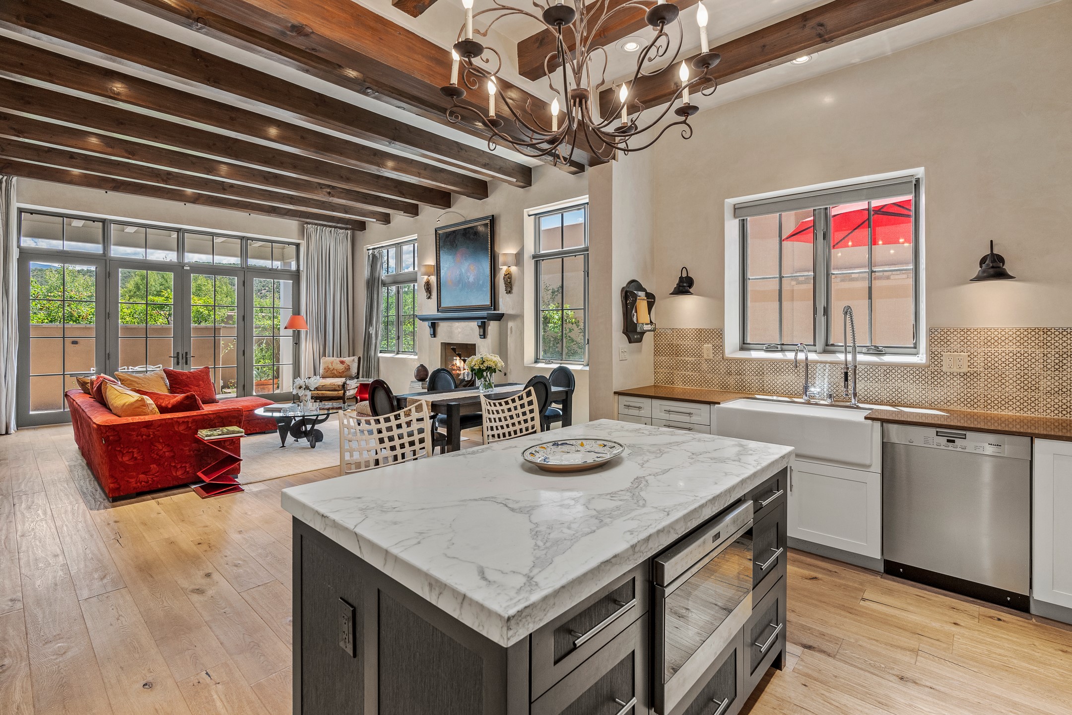 Santa Fe, New Mexico 87501, United States, 2 Bedrooms Bedrooms, ,2 BathroomsBathrooms,Residential,Pending,52220