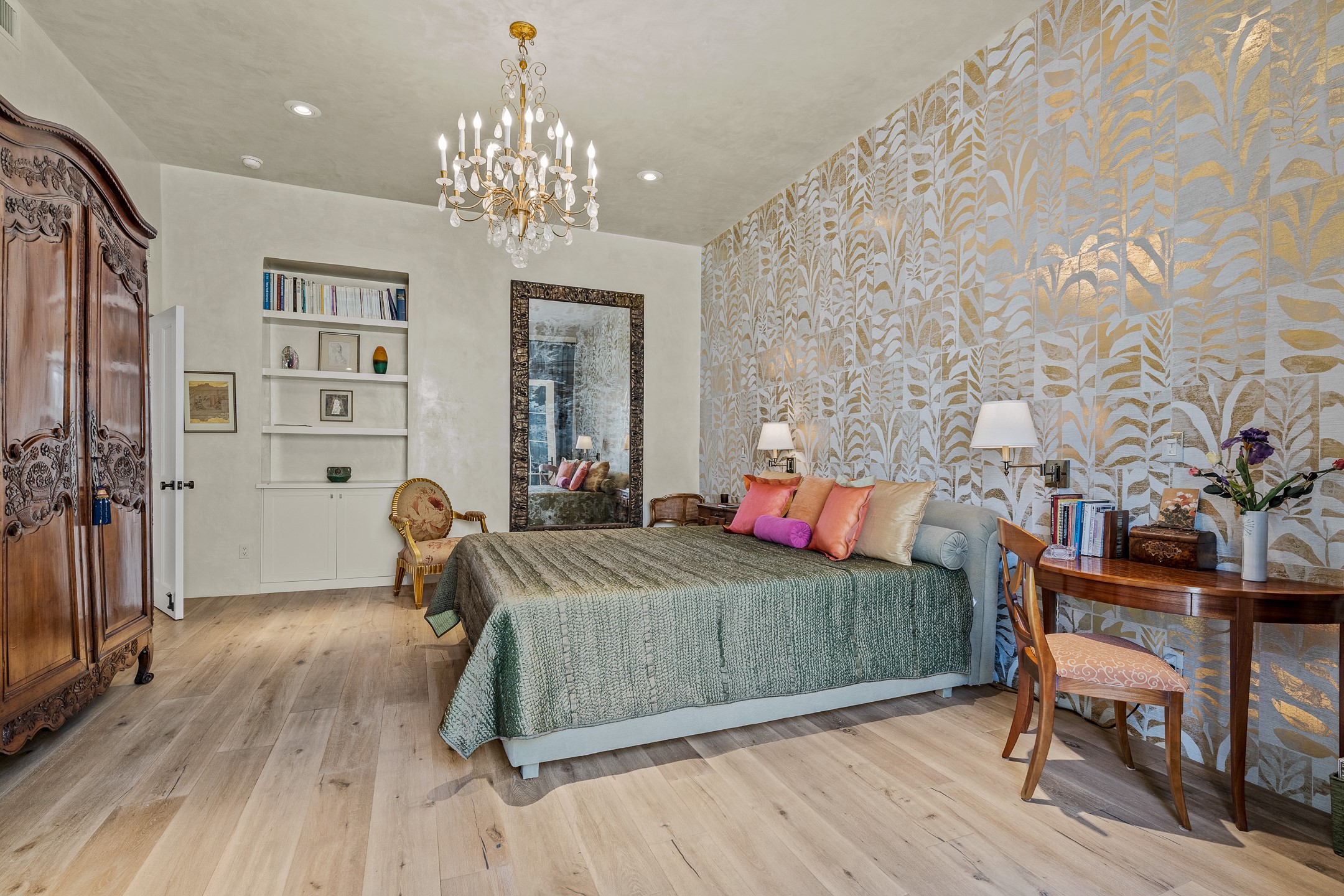 Santa Fe, New Mexico 87501, United States, 2 Bedrooms Bedrooms, ,2 BathroomsBathrooms,Residential,Pending,52220