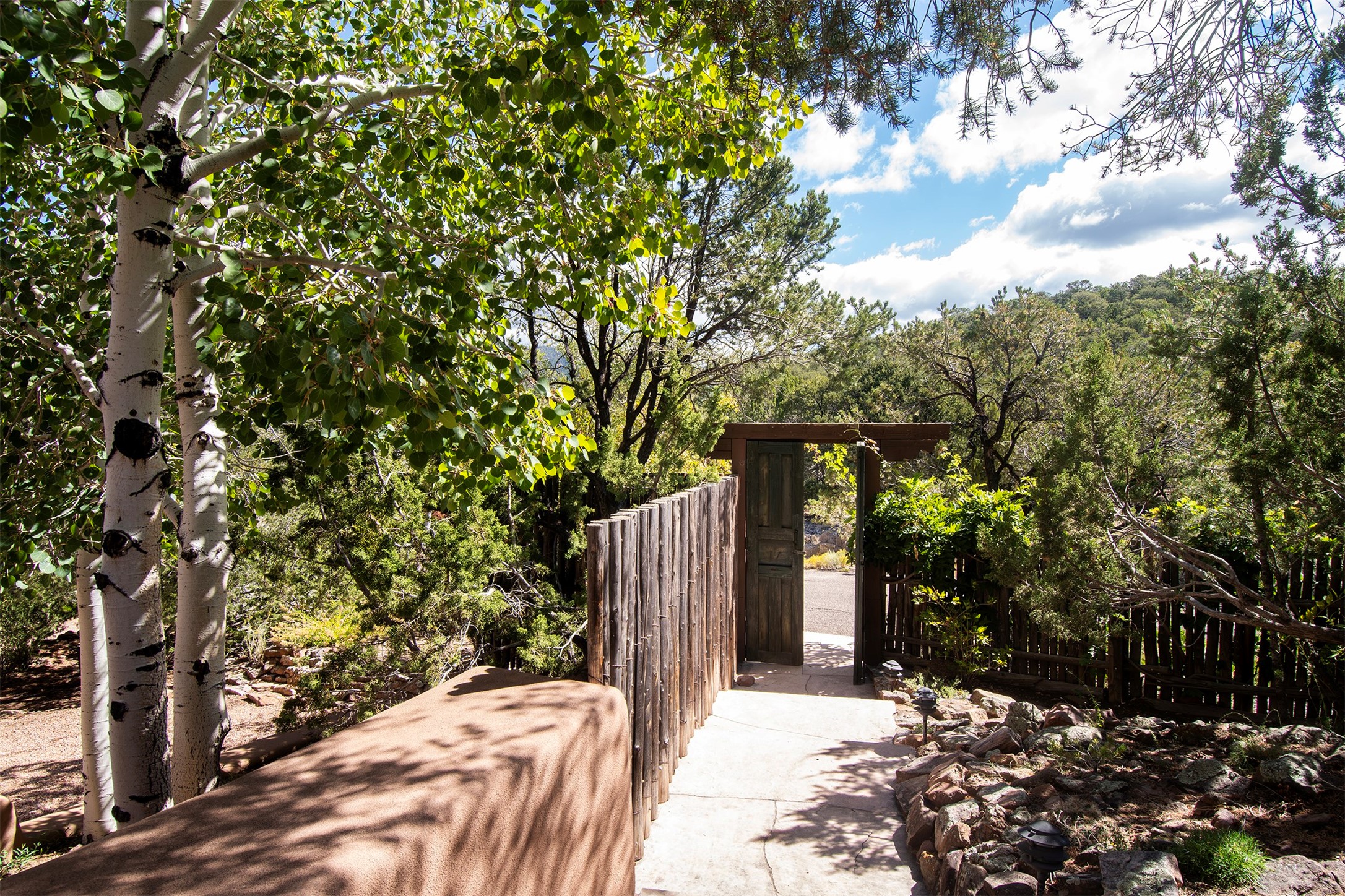 870 Paseo de Don Carlos