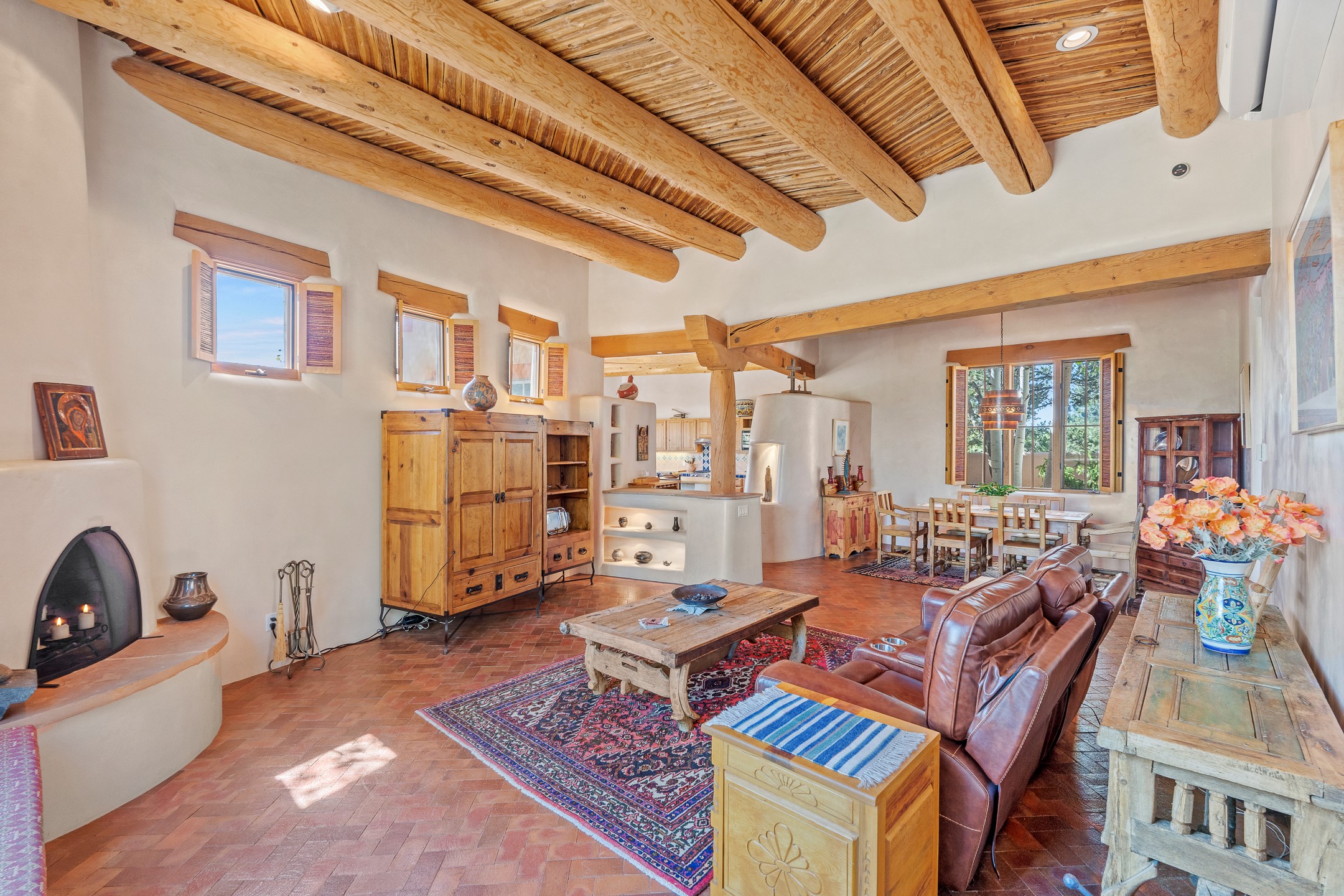 Santa Fe, New Mexico 87506, United States, 3 Bedrooms Bedrooms, ,2 BathroomsBathrooms,Residential,Active,216184