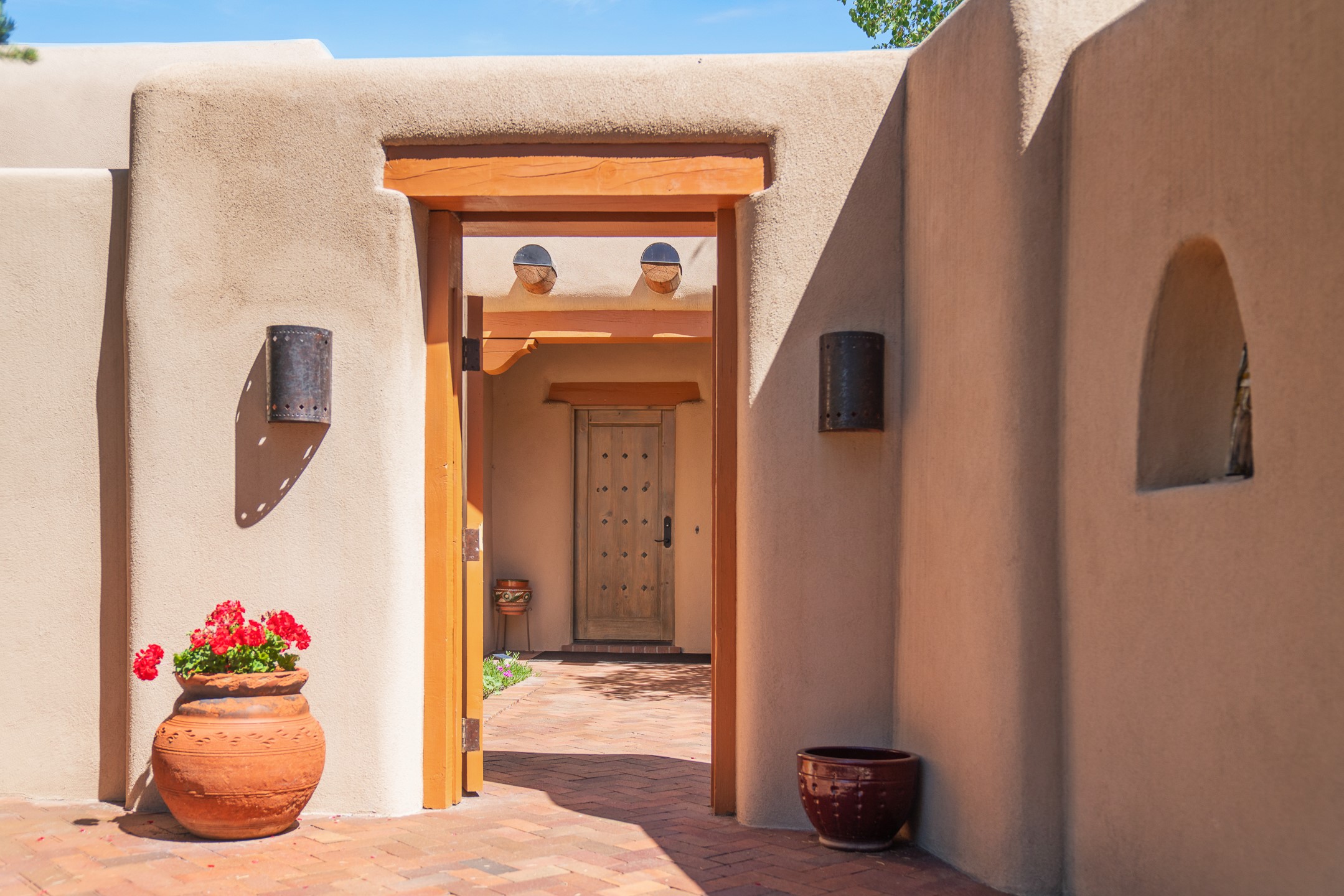 Santa Fe, New Mexico 87506, United States, 3 Bedrooms Bedrooms, ,2 BathroomsBathrooms,Residential,Active,216184
