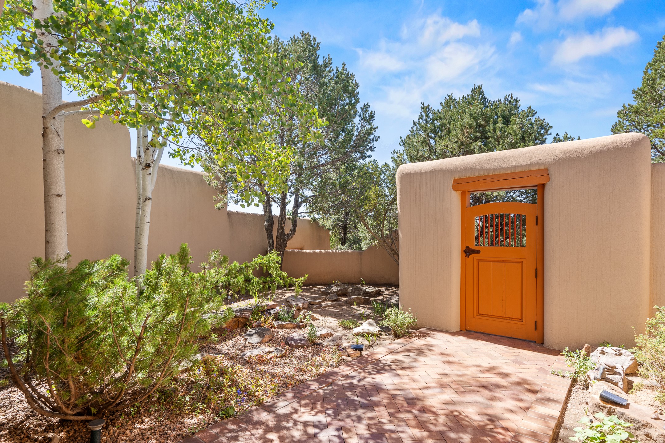 Santa Fe, New Mexico 87506, United States, 3 Bedrooms Bedrooms, ,2 BathroomsBathrooms,Residential,Active,216184