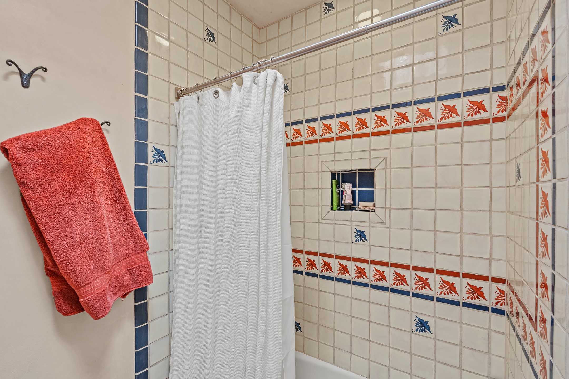 Santa Fe, New Mexico 87506, United States, 3 Bedrooms Bedrooms, ,2 BathroomsBathrooms,Residential,Active,216184