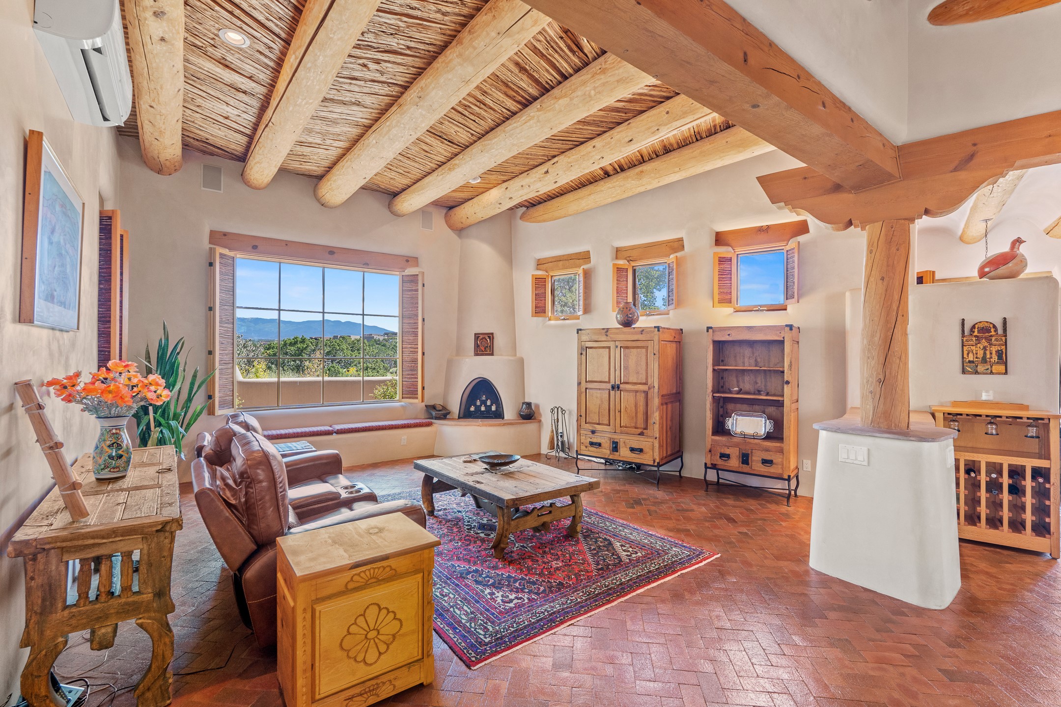 Santa Fe, New Mexico 87506, United States, 3 Bedrooms Bedrooms, ,2 BathroomsBathrooms,Residential,Active,216184