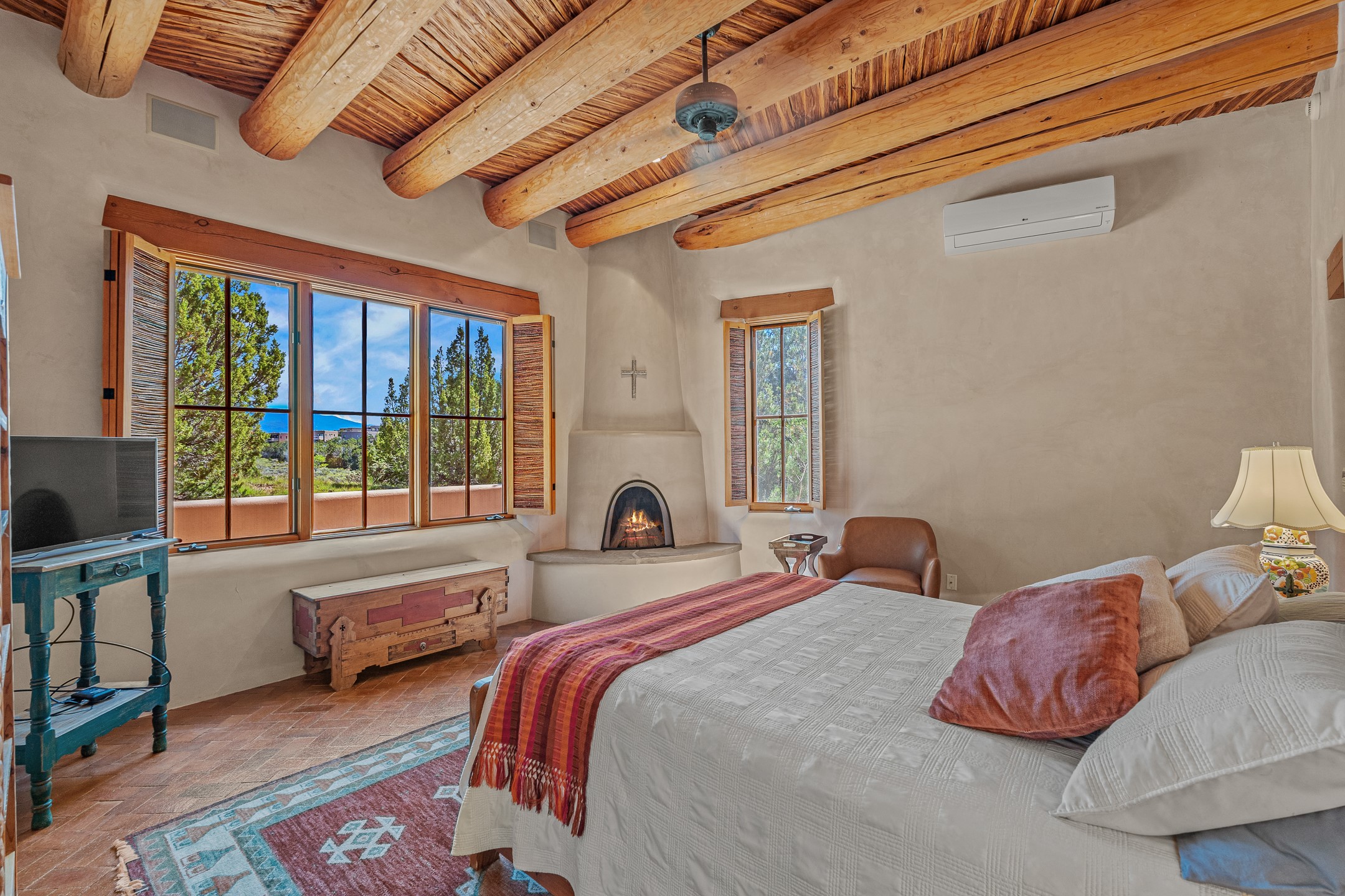 Santa Fe, New Mexico 87506, United States, 3 Bedrooms Bedrooms, ,2 BathroomsBathrooms,Residential,Active,216184