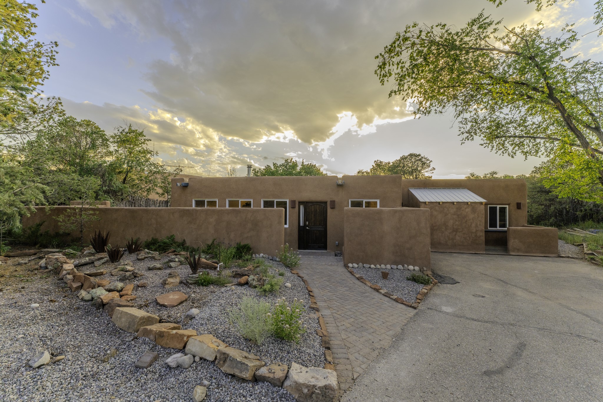 706 Juniper Dr, Santa Fe, New Mexico image 1