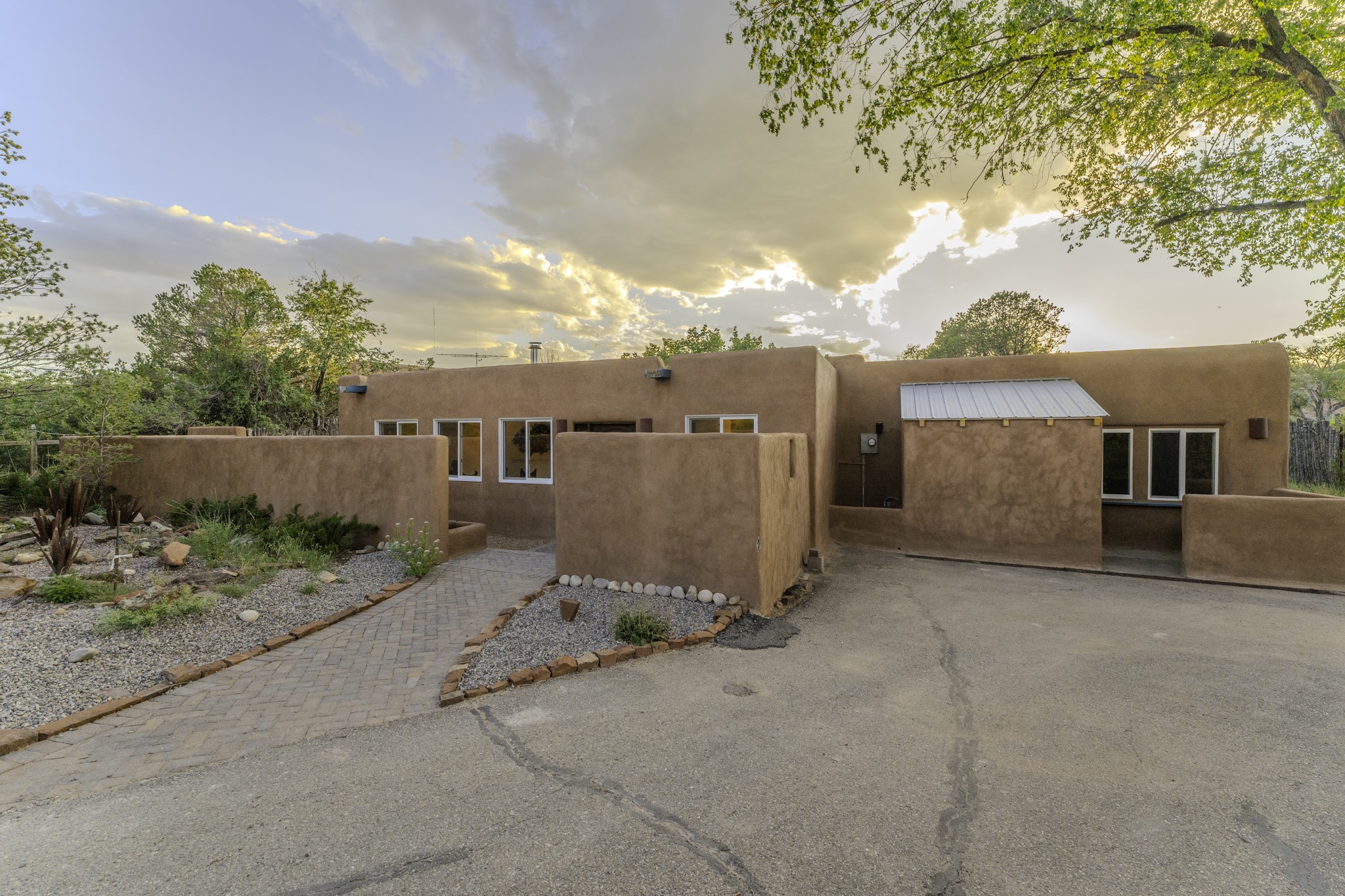 706 Juniper Dr, Santa Fe, New Mexico image 3