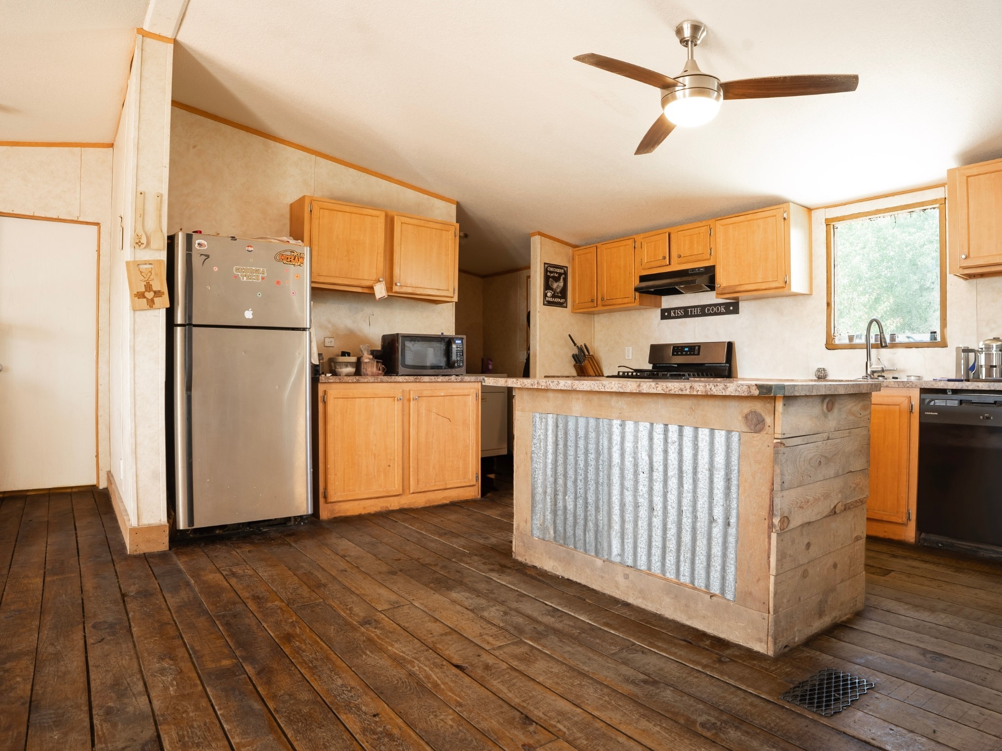 1023 Calle Flores, Espanola, New Mexico image 4