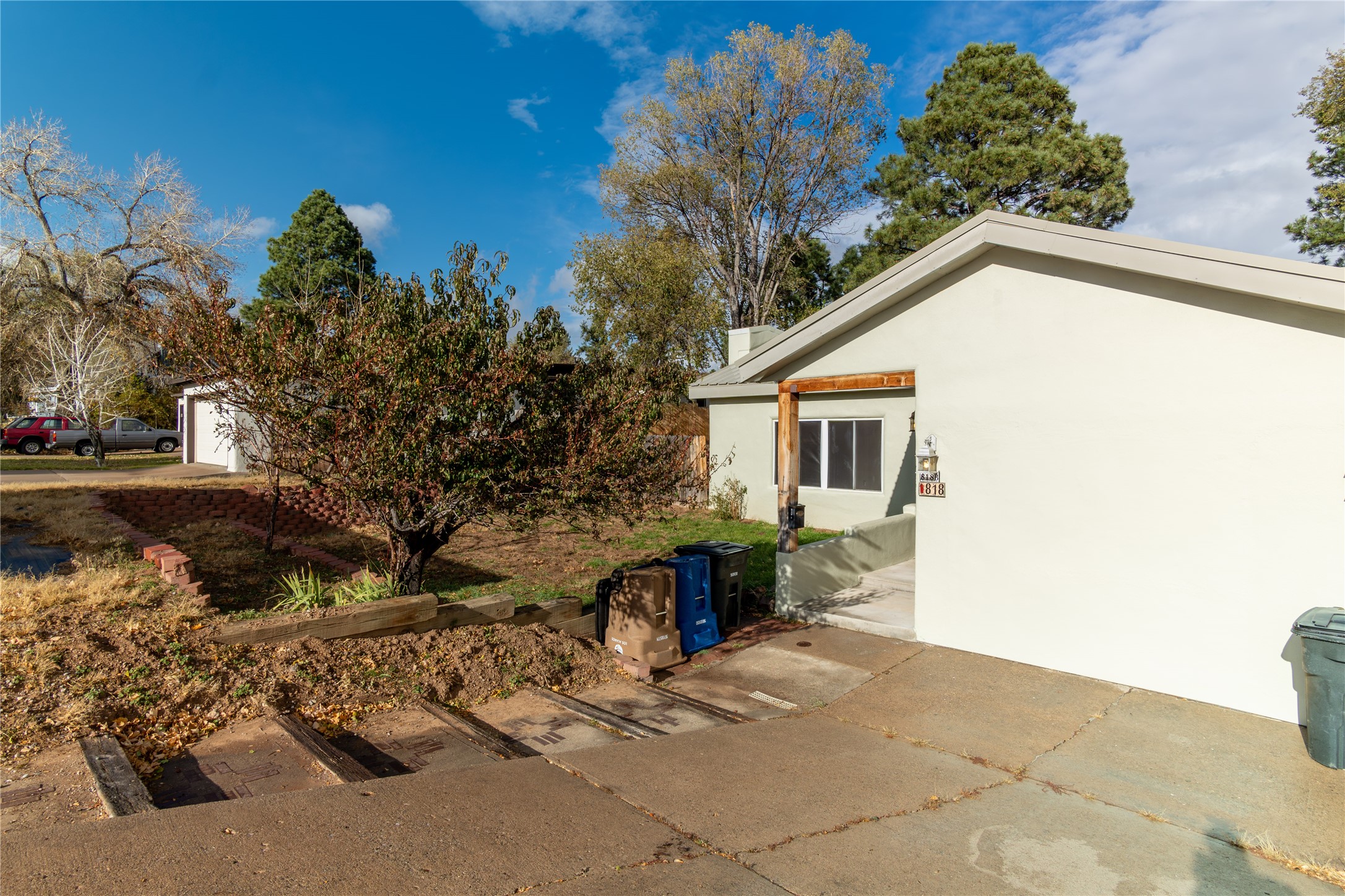 818 43rd St #B, Los Alamos, New Mexico image 2