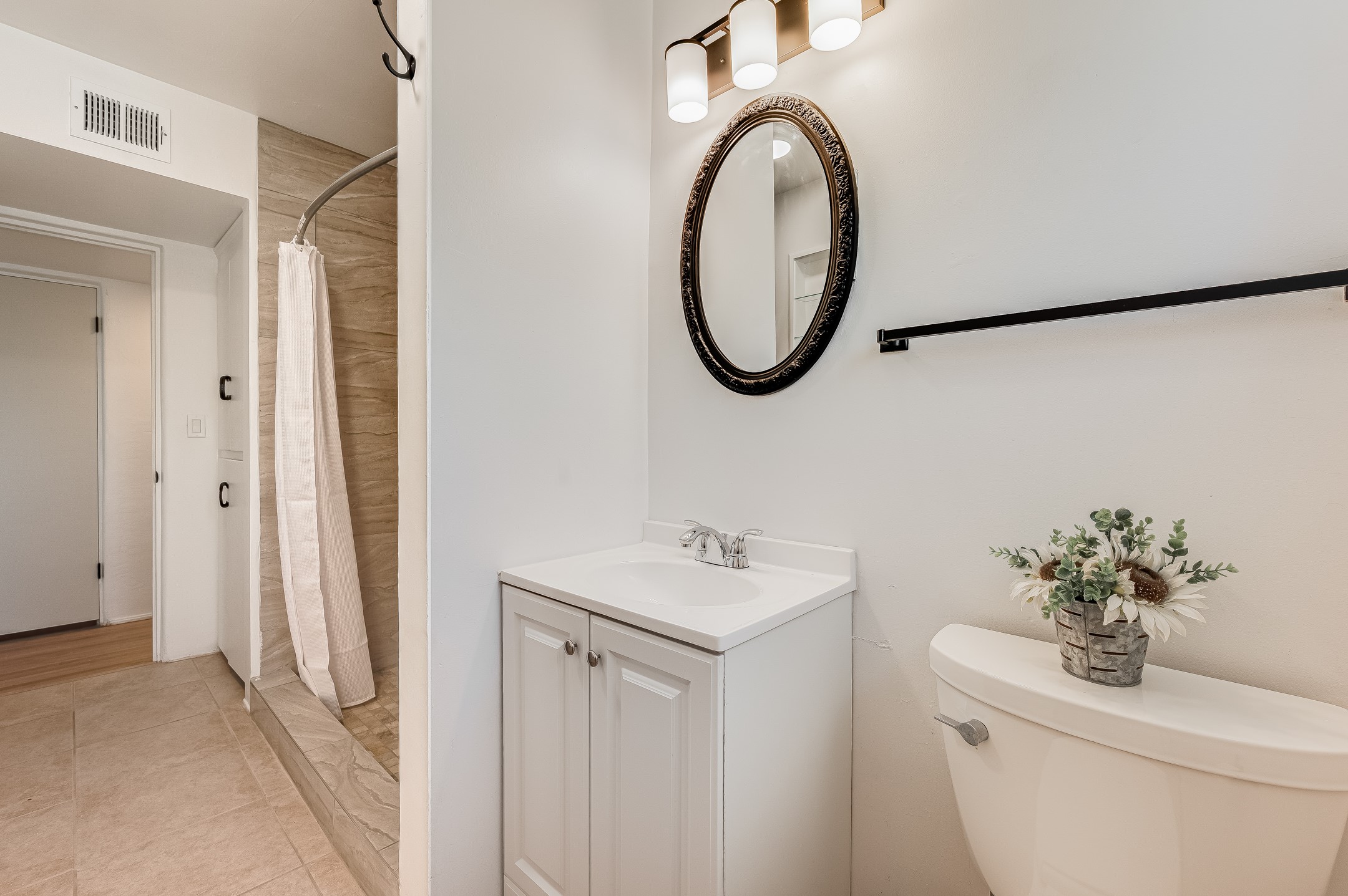 202 Alamo Drive, Santa Fe, New Mexico image 17