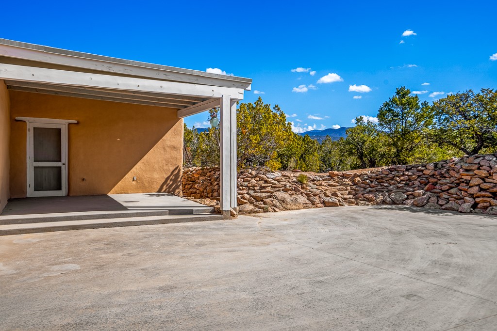 46 Laughing Horse Lane, Santa Fe, New Mexico image 49