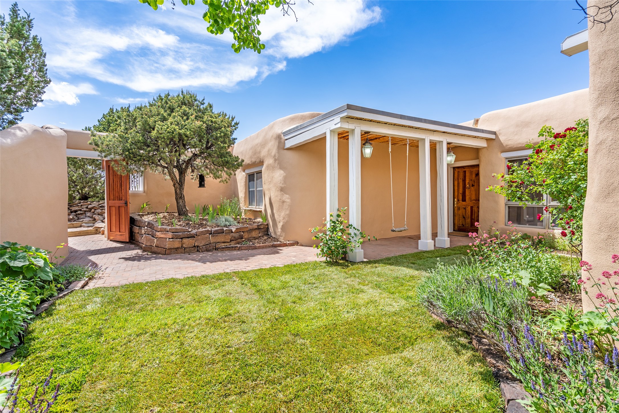 46 Laughing Horse Lane, Santa Fe, New Mexico image 4