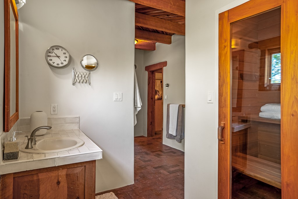 46 Laughing Horse Lane, Santa Fe, New Mexico image 32