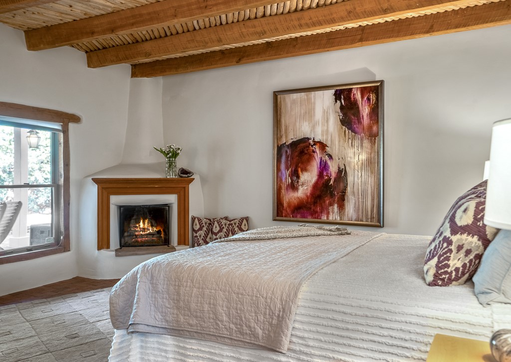 46 Laughing Horse Lane, Santa Fe, New Mexico image 30