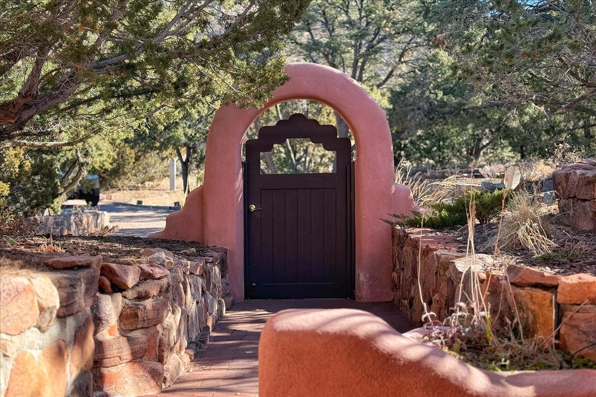 83 Calimo Circle, Santa Fe, New Mexico image 5